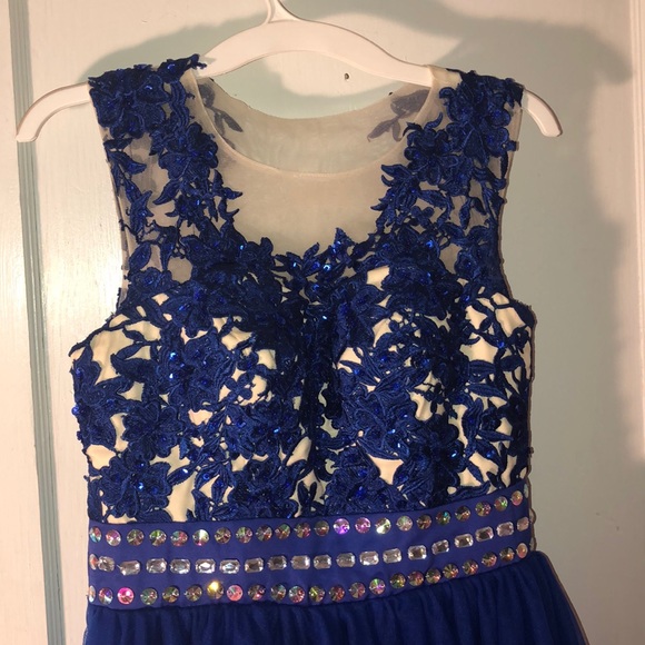 Prom Dress - Picture 2 of 7